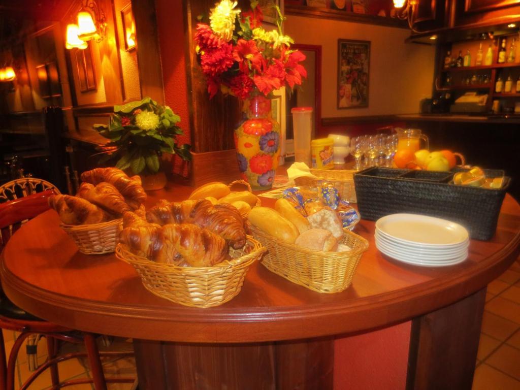 Salies-du-Salat Hotellerie Du Centre المظهر الخارجي الصورة